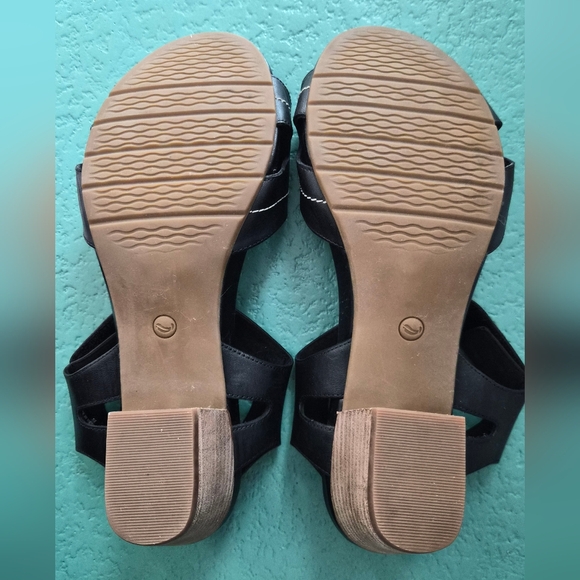 Clarks Unstructured Black Leather Comfort Sandals Block Heel Size 8 - Picture 9 of 12